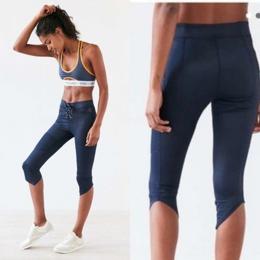 🚫🚫SOLD ON MERC🚫🚫UO football leggings